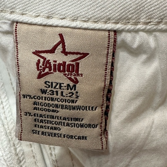 L.A. Idol White Jean Shorts - Picture 7 of 7